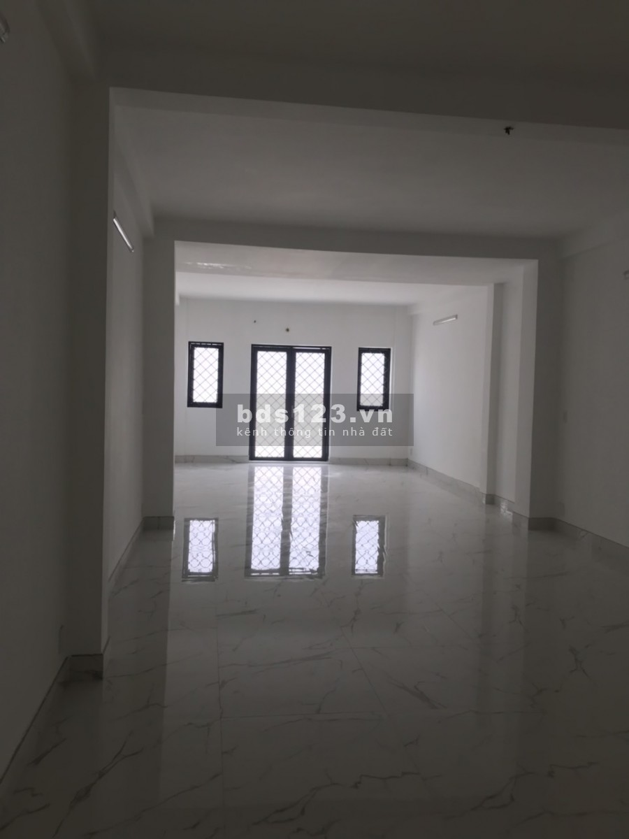 Cho thuê Nhà mới sàn trống suốt, Mt đường Hoàng Văn Thụ P2 Tân Bình