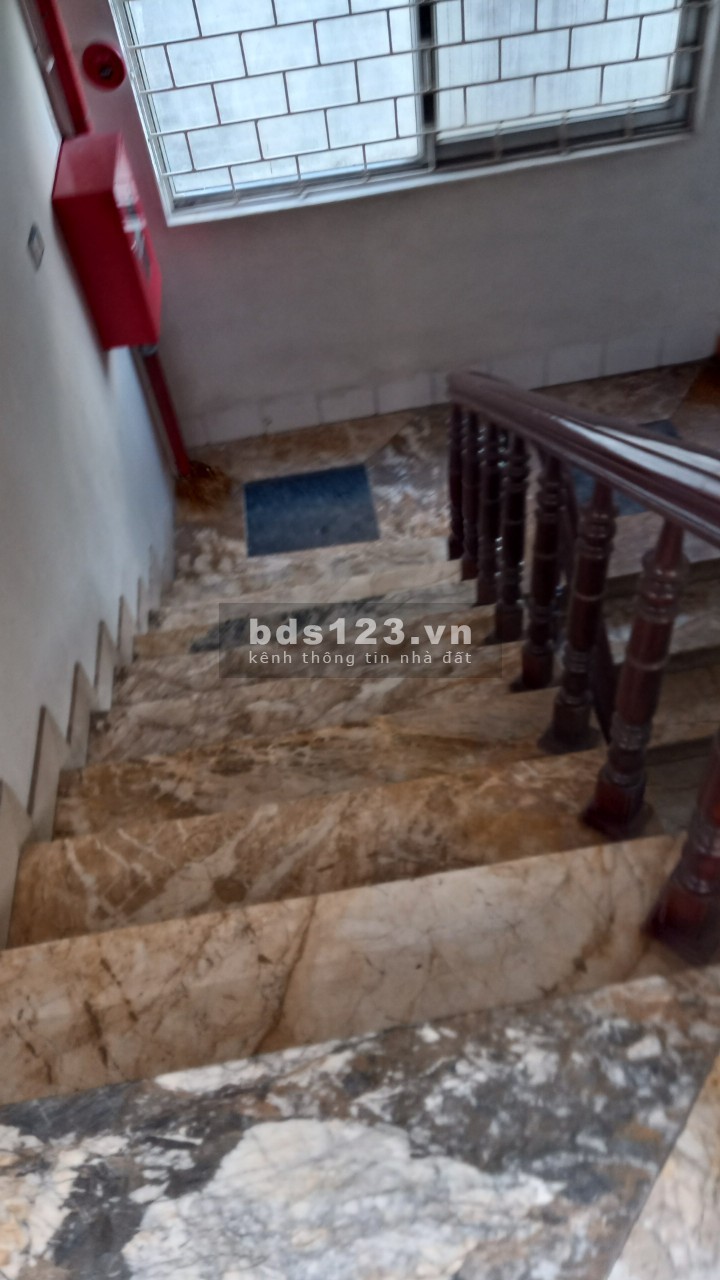 Bán nhà nghỉ đang kinh doanh tốt, 5 tầng, 19 phòng nghỉ, cực đẹp, giá sốc: lh 0835459289