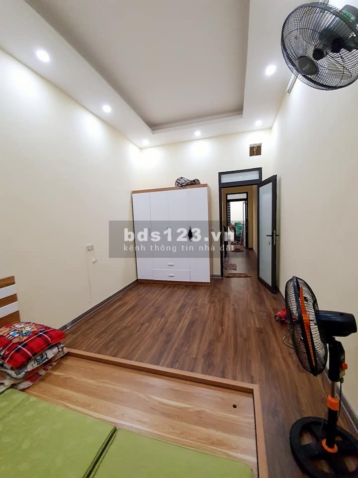Bán gấp nhà riêng P. Khương Thượng, Đống Đa, 40m2x5 tầng, nhỉnh 3 tỷ.