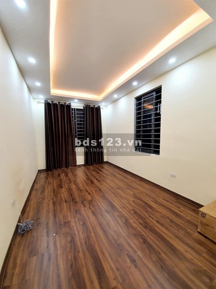 Bán gấp nhà riêng P. Khương Thượng, Đống Đa, 40m2x5 tầng, nhỉnh 3 tỷ.