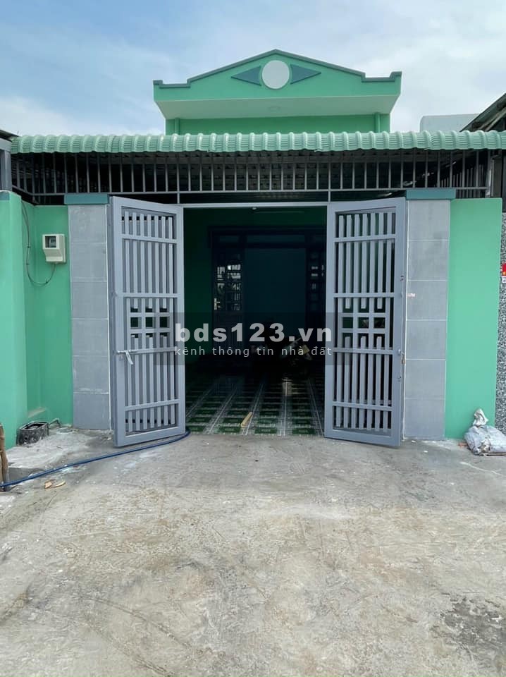 Nhà khu công nghiệp Tây bắc cần bán.