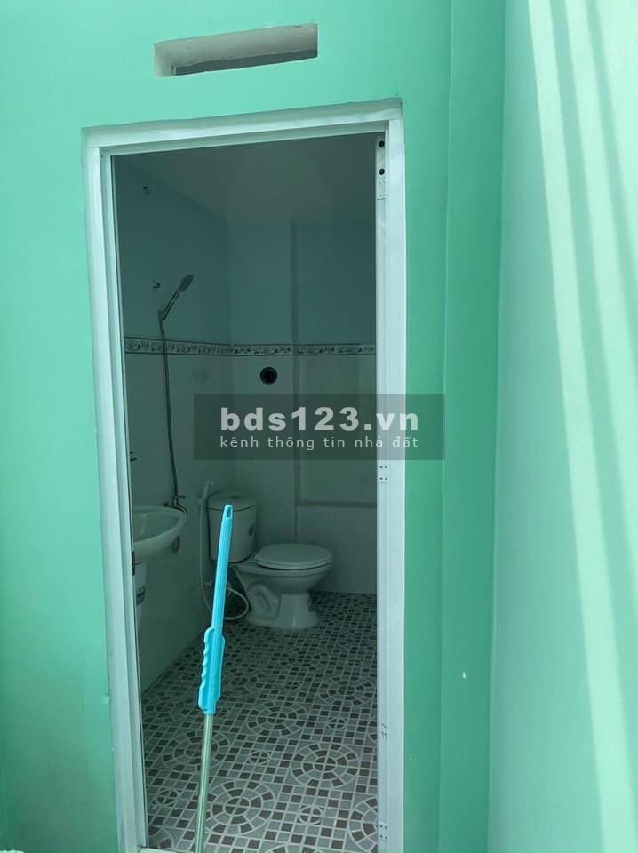 Nhà khu công nghiệp Tây bắc cần bán.
