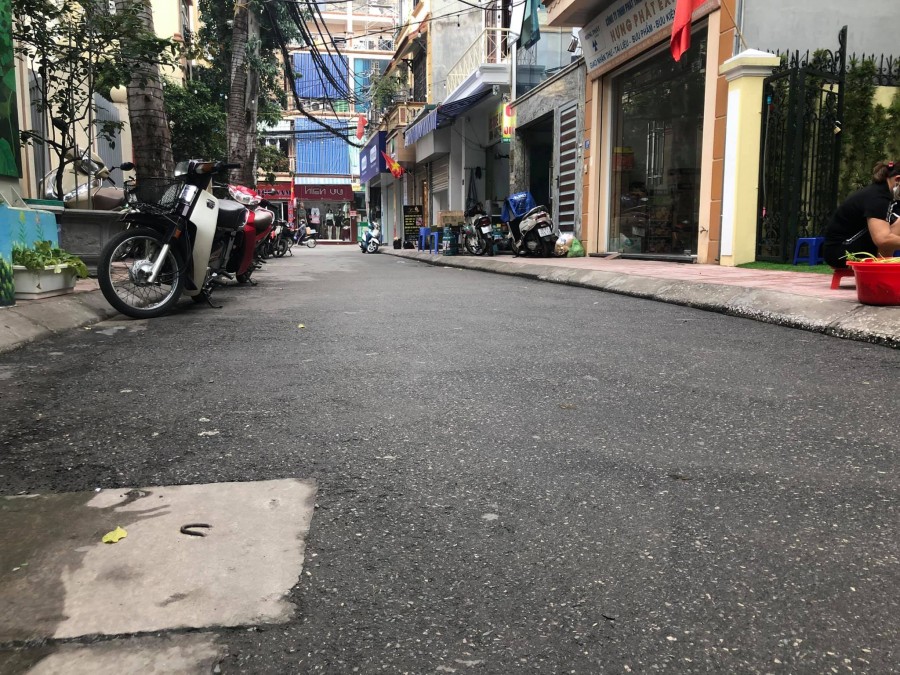 Bán Nhà Lô Góc Ô Tô Tránh 43m2 x 4 Tầng Thanh Xuân Chỉ 6.4 Tỷ.
