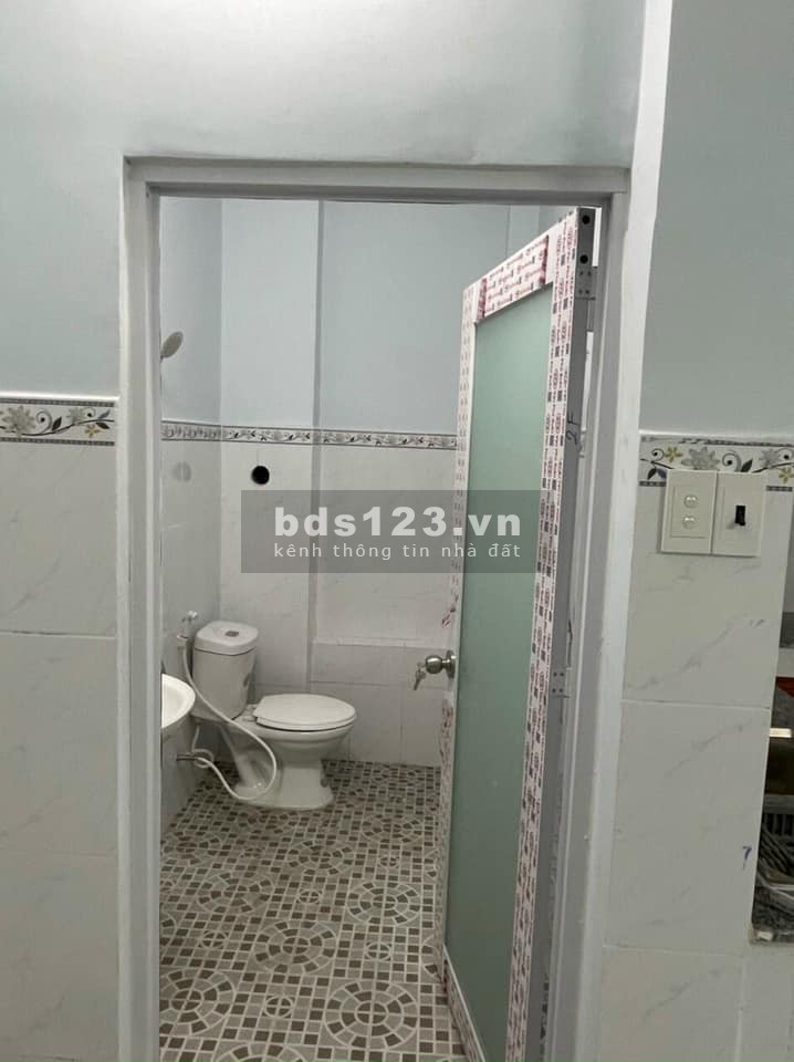 Nhà khu công nghiệp Tây bắc cần bán.
