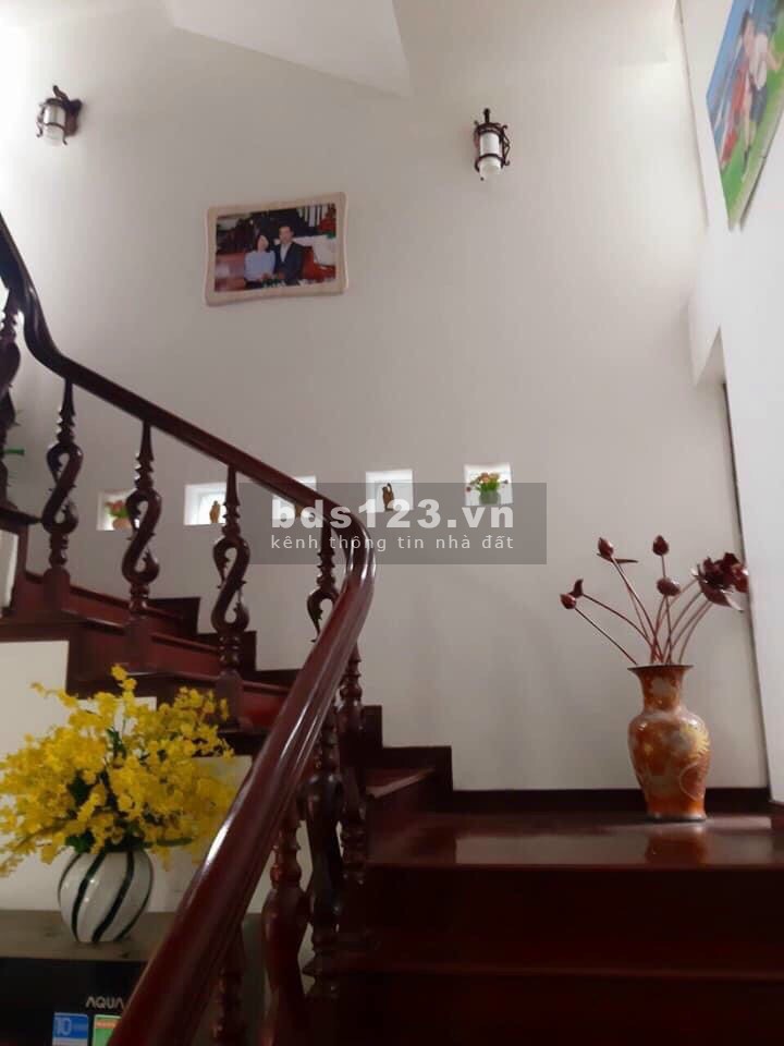 Bán nhà mặt phố đối diện KĐT Tuệ Tĩnh, 170m2, mt 10.83m2, 3 tầng, gara, 6.75 tỷ
