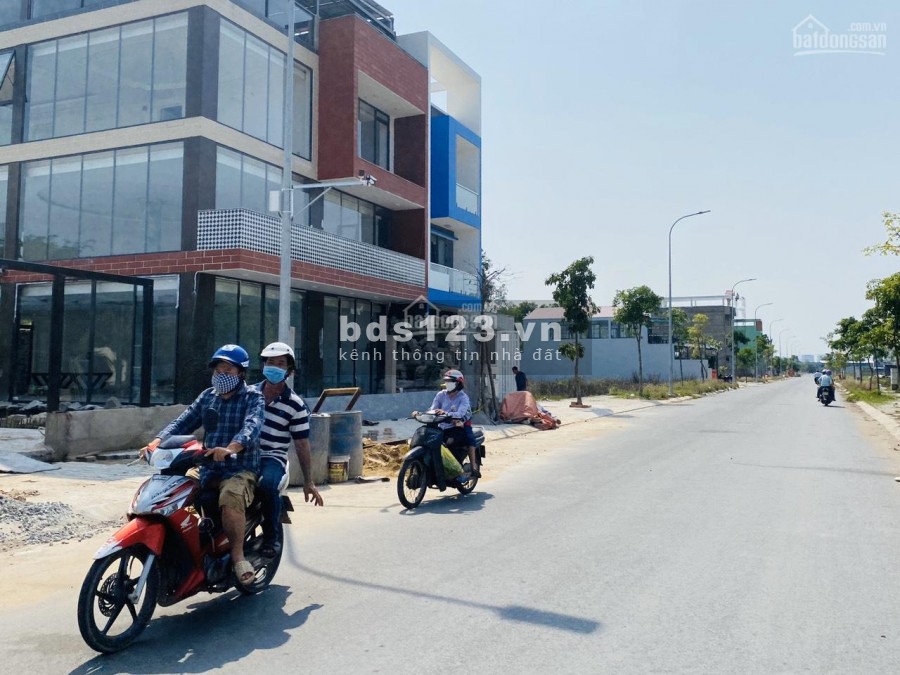 Bán gấp lô đất vị trí đắc địa ngay KDC sầm uất, Sổ Hồng Riêng. TT Aeon Mall Bình Tân.