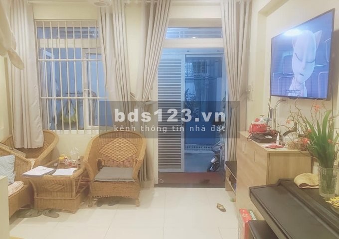Bán nhanh nhà 3 tầng Ngô Gia Tự, P.9, Q.10 dtsd 38m2 5.4 tỷ TL