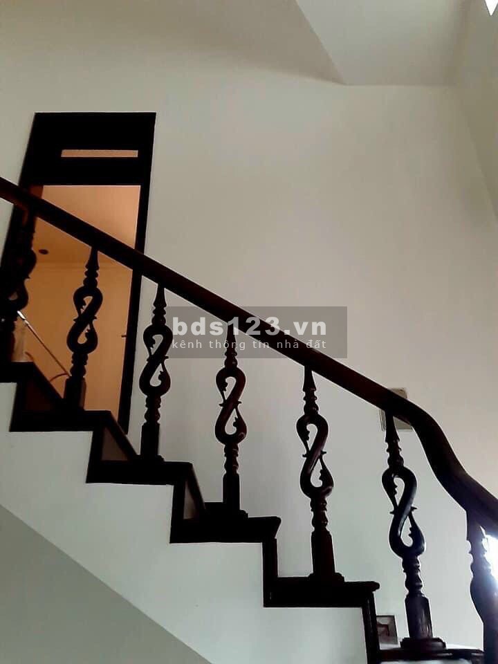 Bán nhà mặt phố đối diện KĐT Tuệ Tĩnh, 170m2, mt 10.83m2, 3 tầng, gara, 6.75 tỷ