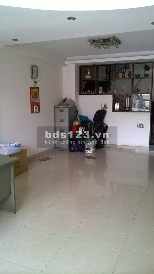 Cho thuê mặt bằng (7x4)m làm văn phòng ), có sân (5x4)m quận 7