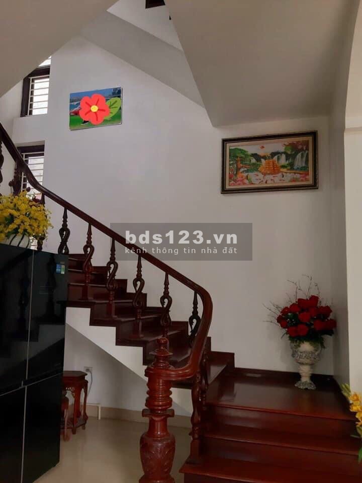 Bán nhà mặt phố đối diện KĐT Tuệ Tĩnh, 170m2, mt 10.83m2, 3 tầng, gara, 6.75 tỷ