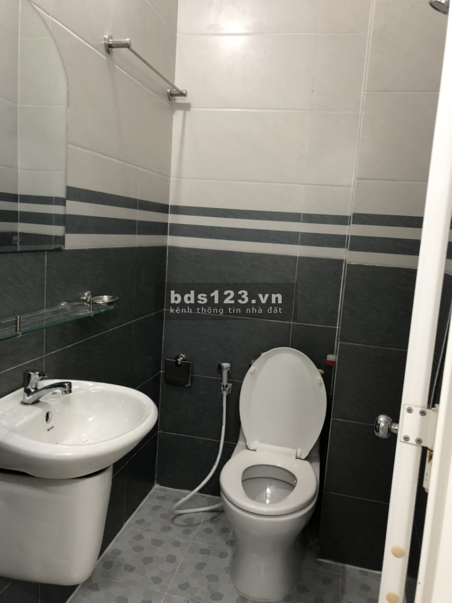 Bán nhà đường Đồng Xoài phường 13 quận Tân Bình giá 2 tỷ 250tr
