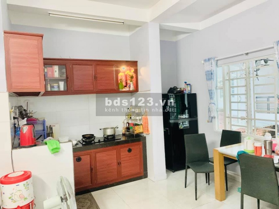 Nhà HXH Lạc Long Quân, sát mặt tiền, 40 m2, 4 tầng chỉ 4 tỷ 7