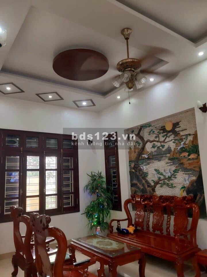 Bán nhà mặt phố đối diện KĐT Tuệ Tĩnh, 170m2, mt 10.83m2, 3 tầng, gara, 6.75 tỷ