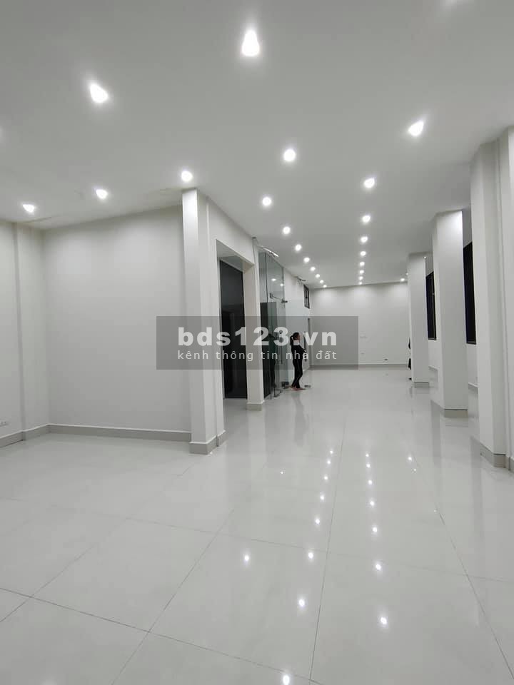 Bán nhà mặt Phố Tố Hữu, lô góc, 3 mặt thoáng,kinh doanh đỉnh, 80m2 x 5T, 21 tỷ.
