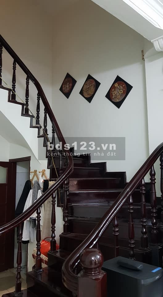 Bán Nhà Hoàng Đạo Thành Ôtô Tránh kinh doanh. DT 70m2 giá 5 tỷ 9