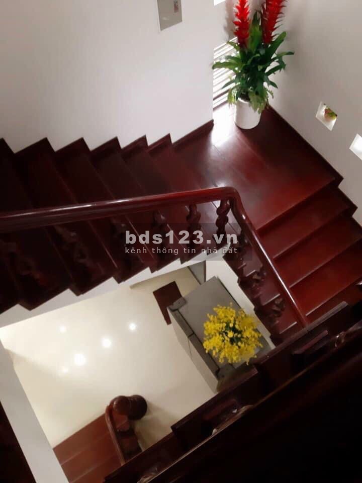 Bán nhà mặt phố đối diện KĐT Tuệ Tĩnh, 170m2, mt 10.83m2, 3 tầng, gara, 6.75 tỷ