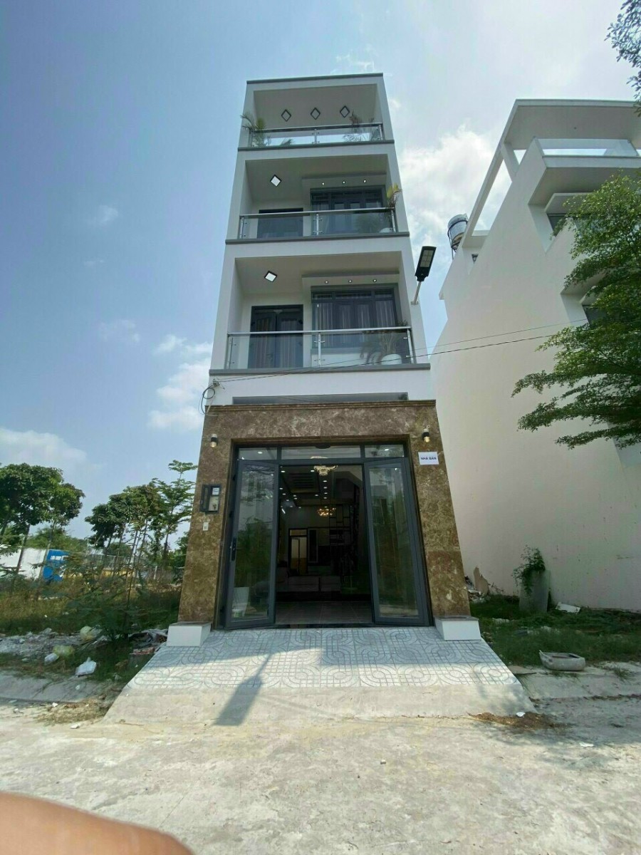 Bán nhà đẹp 3 lầu, đường nhựa xe hơi, Khu Sài Gòn Mới, Giá 4.4 tỷ +84.943211439 Ms Hải