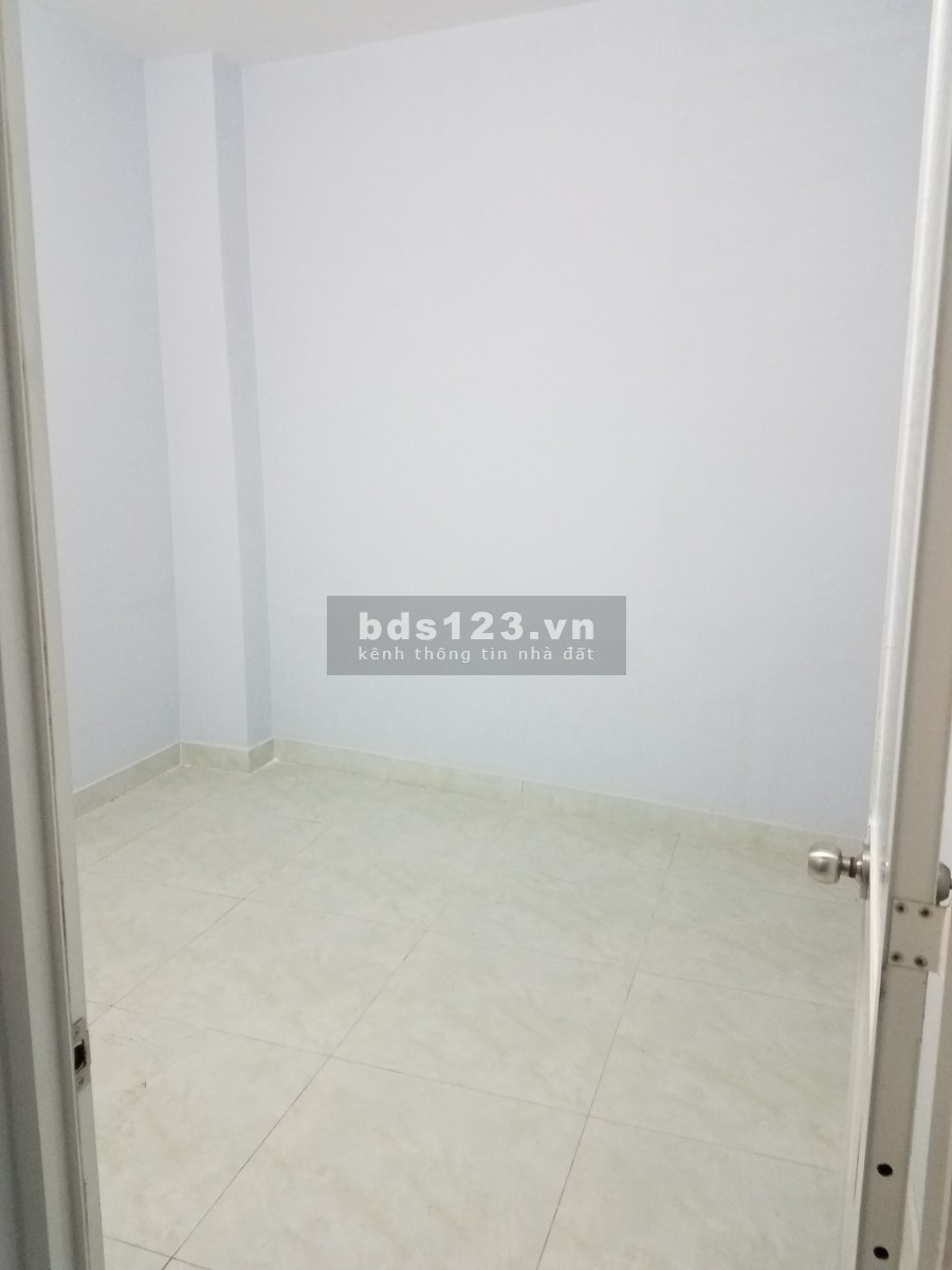 Bán Gấp nhà 2 lầu hẻm 3m đường LVK giá 1.7 tỷ