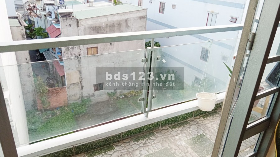 TÌM 1 NỮ VĂN PHÒNG Ở GHÉP TRONG NHÀ NGUYÊN CĂN