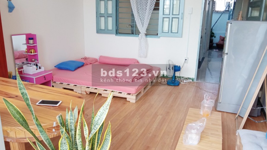 TÌM 1 NỮ VĂN PHÒNG Ở GHÉP TRONG NHÀ NGUYÊN CĂN