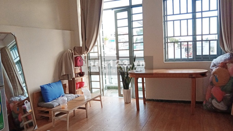 TÌM 1 NỮ VĂN PHÒNG Ở GHÉP TRONG NHÀ NGUYÊN CĂN