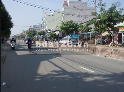 Mặt bằng 6,6x20 trống suốt giá 30tr mặt tiền đường Huỳnh Tấn Phát