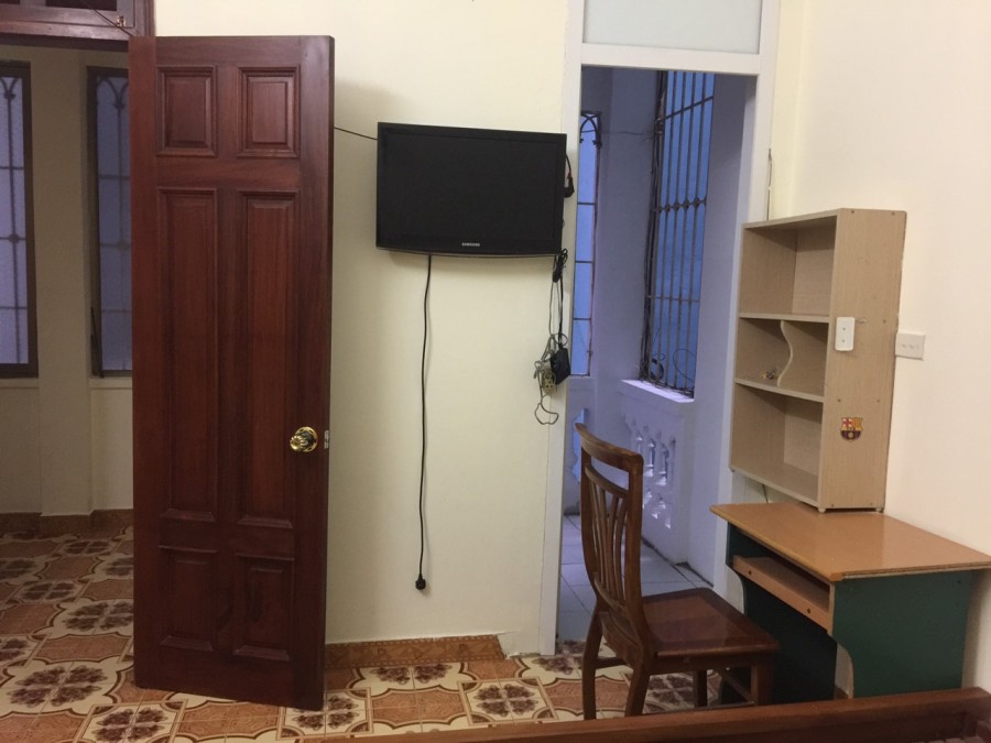 Chính chủ cho thuê nhà tại ngõ 1002 Đường Láng, Đống Đa DT 46m2x4 tầng giá 13tr/th LH 0985967468