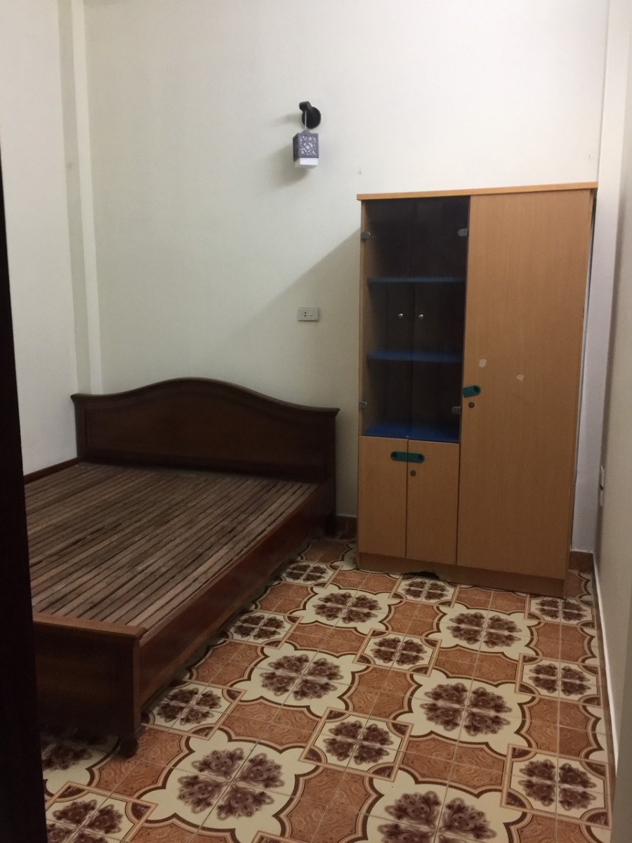 Chính chủ cho thuê nhà tại ngõ 1002 Đường Láng, Đống Đa DT 46m2x4 tầng giá 13tr/th LH 0985967468