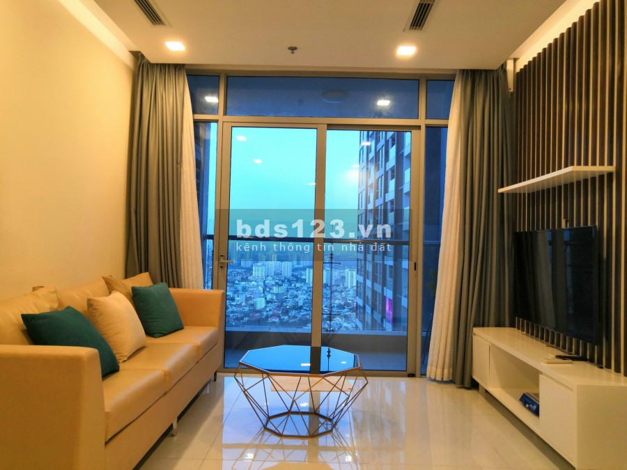 Căn hộ 2PN Vinhomes Central Park giá chỉ 15tr500 View Sông Công Viên trực diện, 80m2