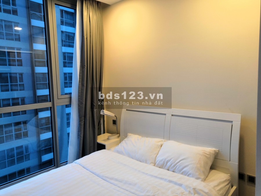 Căn hộ 2PN Vinhomes Central Park giá chỉ 15tr500 View Sông Công Viên trực diện, 80m2