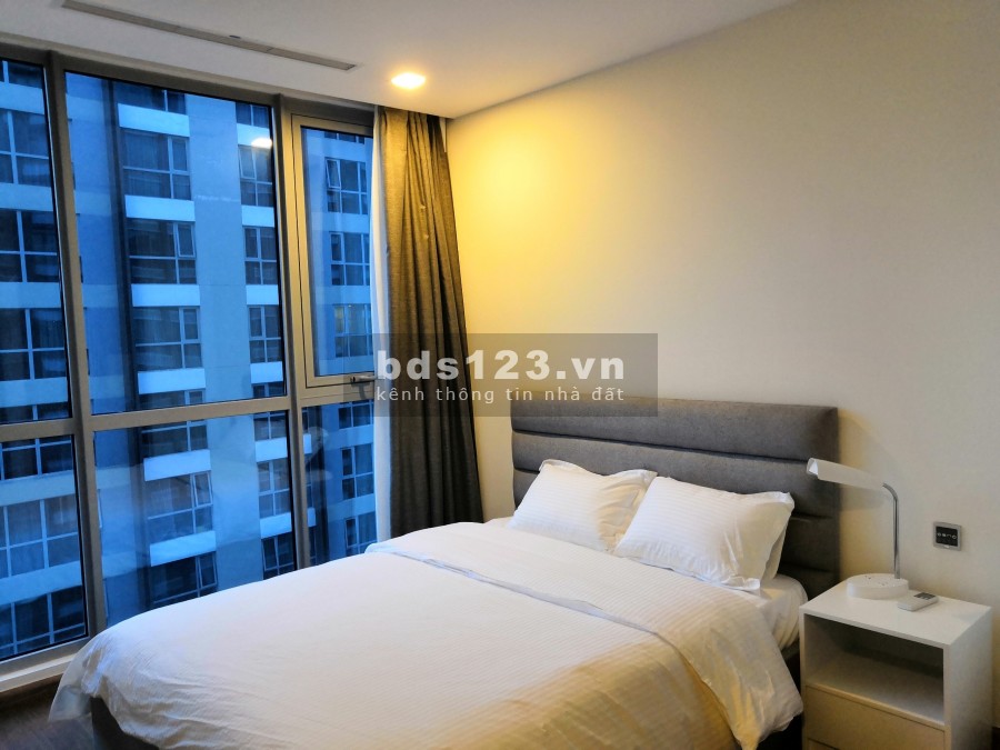 Căn hộ 2PN Vinhomes Central Park giá chỉ 15tr500 View Sông Công Viên trực diện, 80m2