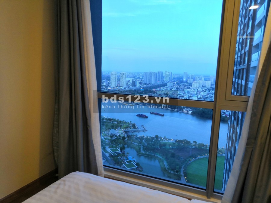Căn hộ 2PN Vinhomes Central Park giá chỉ 15tr500 View Sông Công Viên trực diện, 80m2