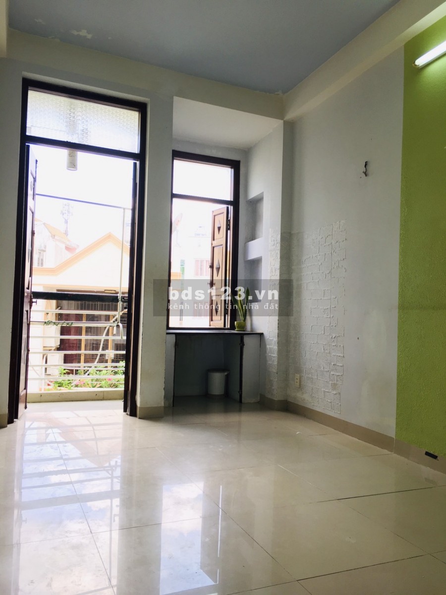 PHÒNG CÓ BAN CÔNG THOÁNG MÁT, YÊN TĨNH NGAY LÊ VĂN SỸ