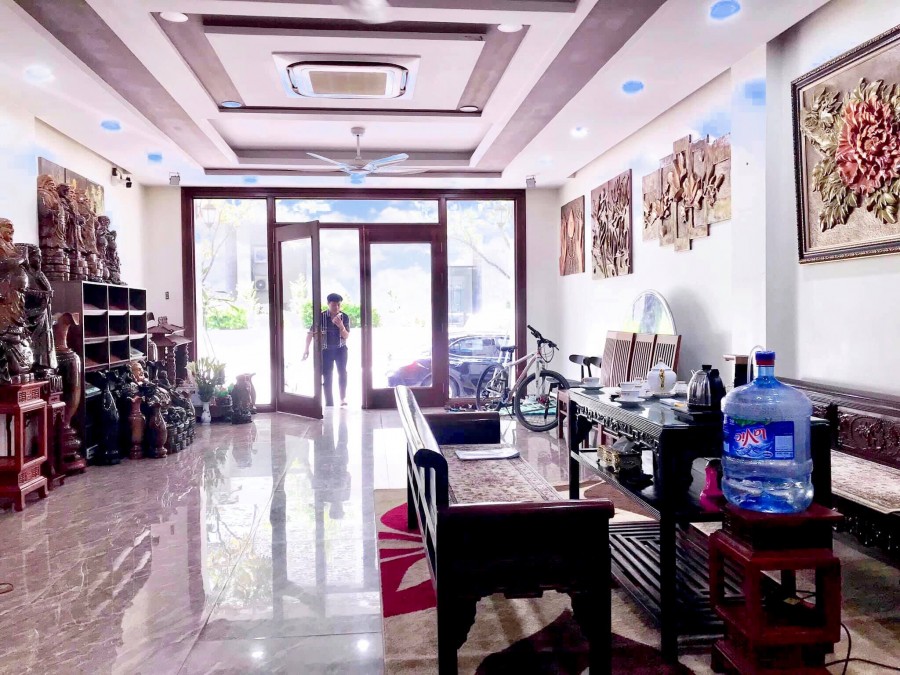 Bán Nhà LK Nguyễn Tuân 72m2 MT 5.5m Thang Máy KD Đỉnh Tặng Nội Thất Khu Vip