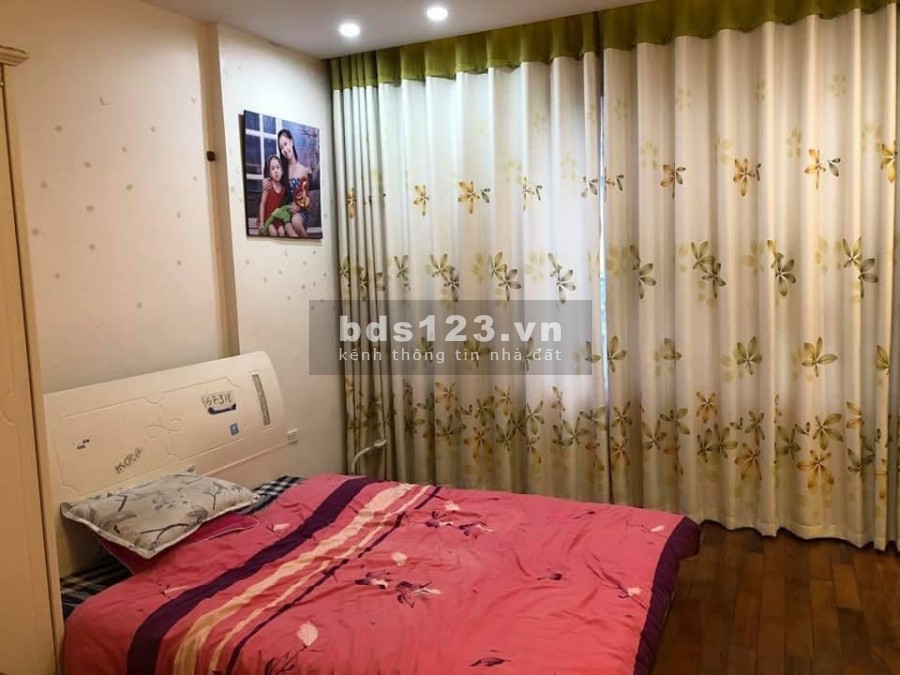 Hoàng quốc Việt ,3 ô tô tránh, lô góc 3 mặt thoáng , thông sàn , kinh doanh, thang máy 7T