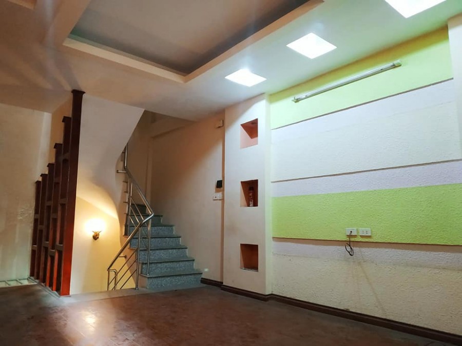 QUAN NHÂN NHÀ ĐẸP Ở NGAY Ô TÔ CÁCH 30m. SỔ ĐỎ CHUẨN, NỞ HẬU dt 30m2 5 TẦNG GIÁ DƯỚI 3 TỶ