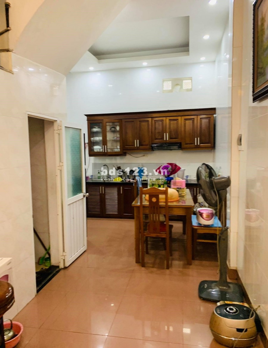 Bán nhà phân lô, ôtô đỗ cửa, phố Đào Tấn, 45m2 * 4T,kinh doanh tốt