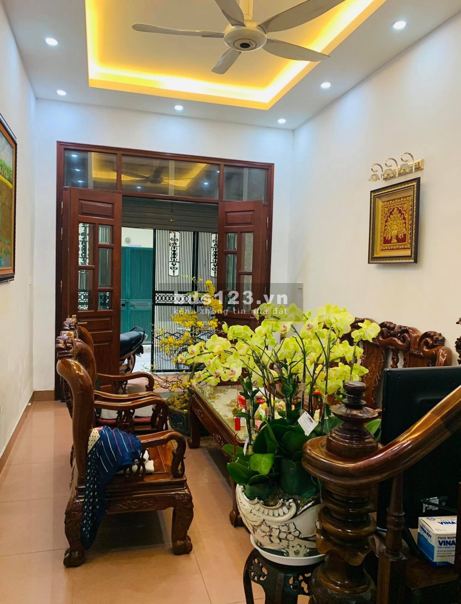 Bán nhà phân lô, ôtô đỗ cửa, phố Đào Tấn, 45m2 * 4T,kinh doanh tốt