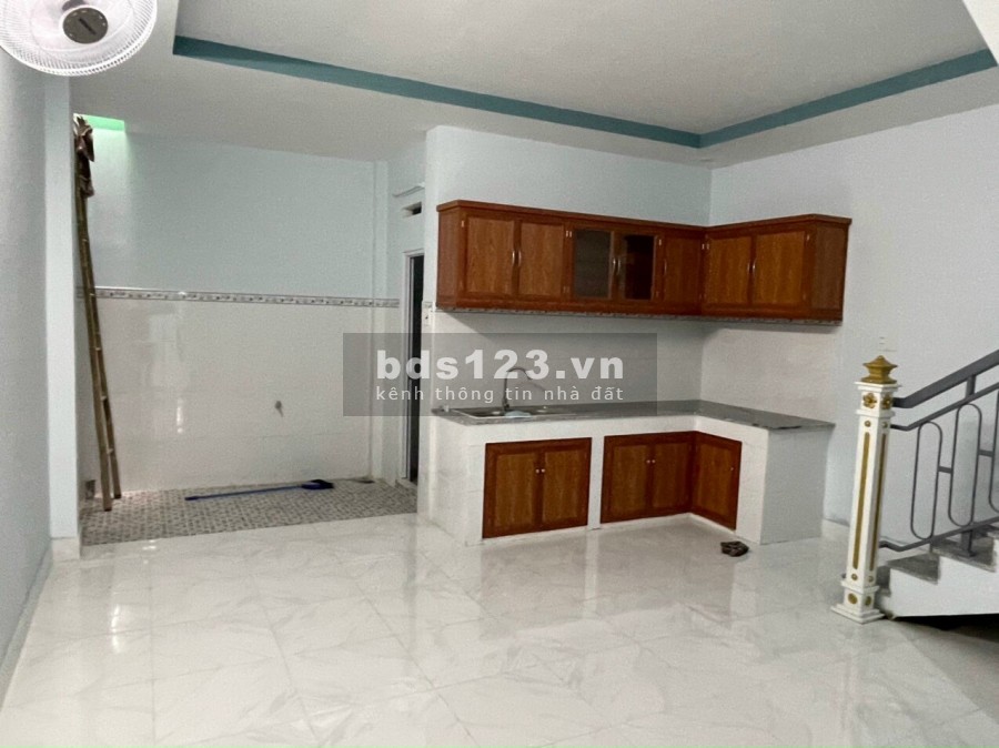 Cần bán nhà gấp khu công nghiệp Tây Bắc Củ Chi
