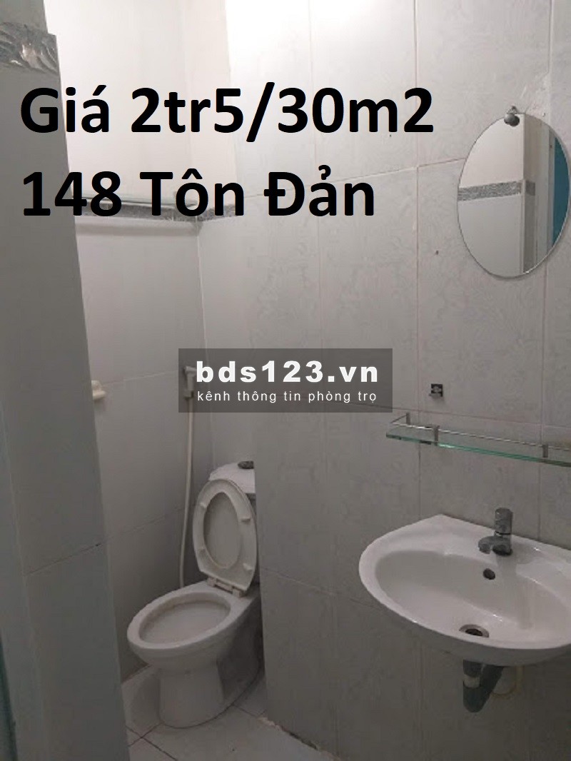 Còn 2 Phòng cho thuê 2tr5 Và 3tr5 - Quận 4. BALCONY Và cửa sổ -Gần Đại học Nguyễn Tất Thành, Đại học Luật, Và Khu Văn Phòng
