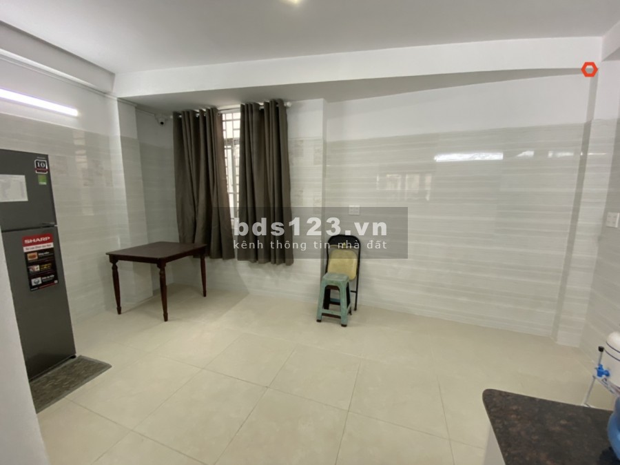 Nhà mới Xây Vũ Huy Tấn 4.3x15m trệt, 4lầu. 6p, 6wc. Full Nội thất.
