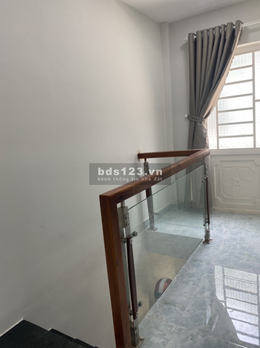 Bán nhà đúc thật 2 PN hẻm 95 Lê Văn Lương P.Tân Kiểng Q7