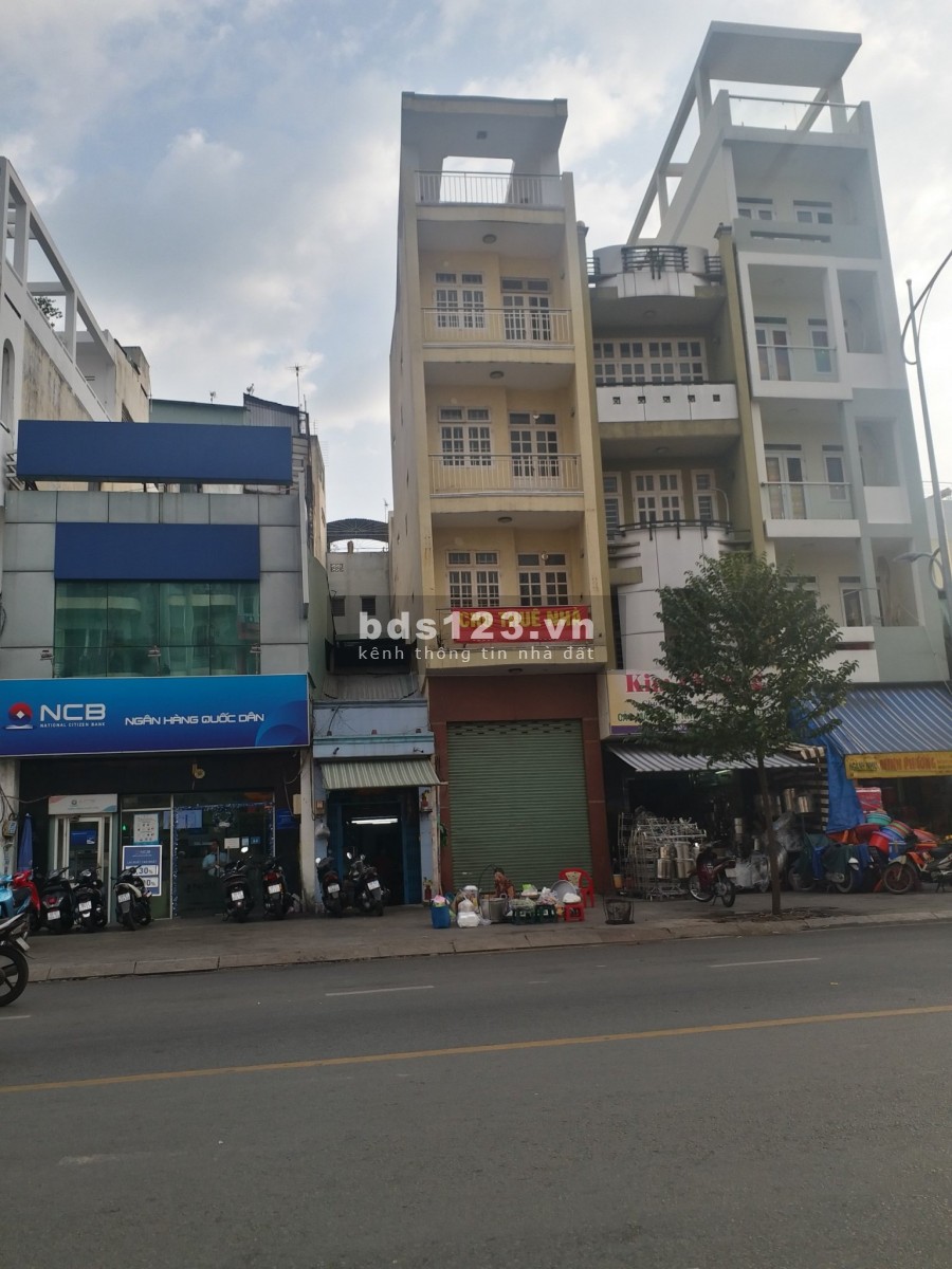 Mặt tiền gần trường học đường Nguyễn Văn Đậu 3 lầu