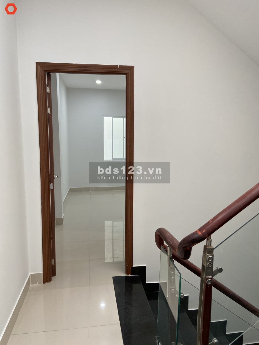 Mặt Tiền Chu Văn An mới xây, 4x20m, trệt, 3lầu, 7p. 38tr.