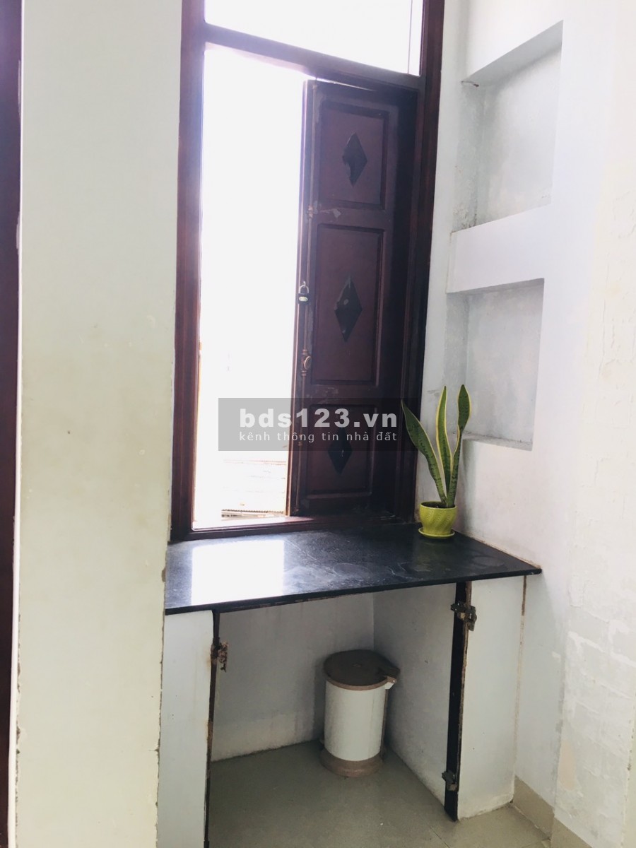 PHÒNG CÓ BAN CÔNG THOÁNG MÁT, YÊN TĨNH NGAY LÊ VĂN SỸ