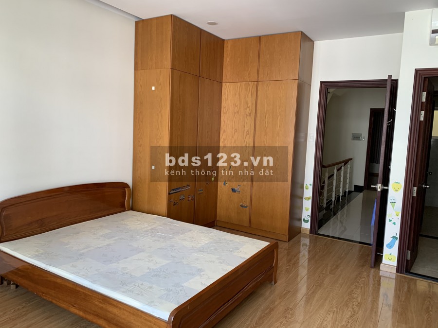Bán nhà phố đường 12m Him Lam Q7, 5x20, hướng đông, giá 17.5tỷ
