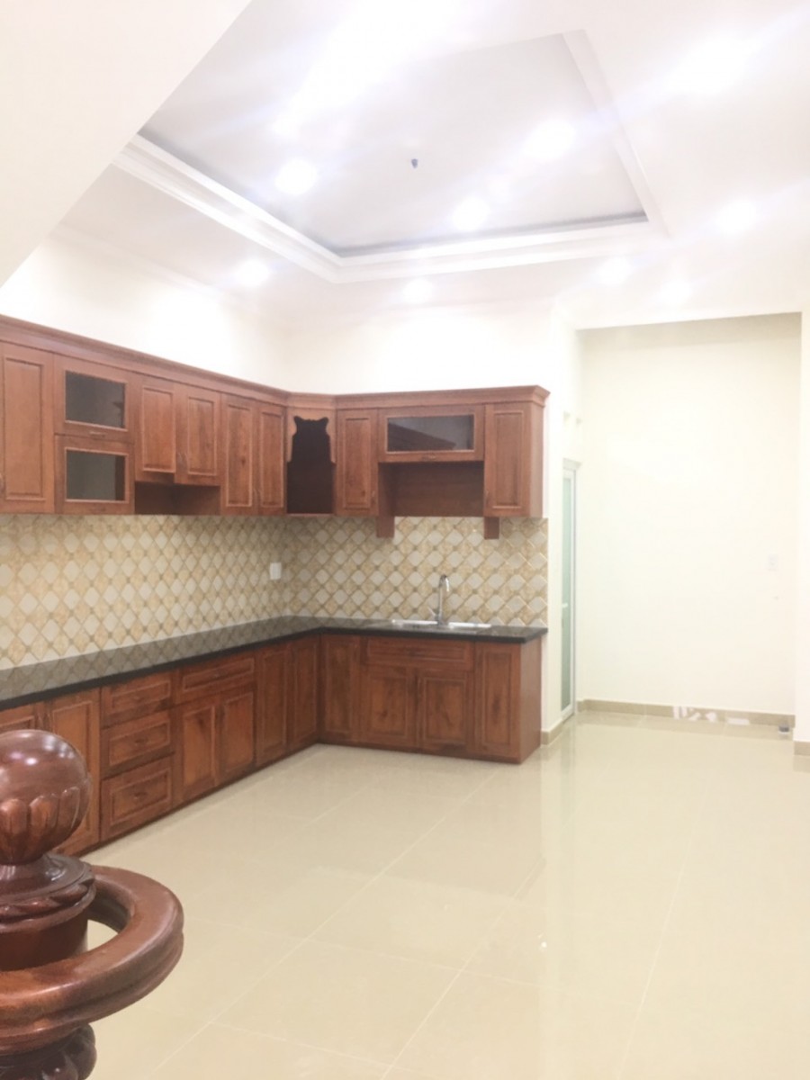 Bán gấp Nhà Sổ hồng riêng nằm trục quốc lộ 13 Hẻm xe tải 10m. Giá 4,5 tỷ