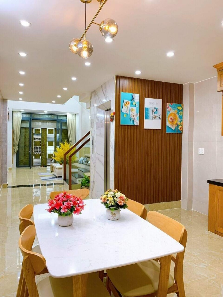 Bán nhà Phạm Văn Hai Quận Tân Bình, giá rẻ, hoàn công, XE HƠI ĐỔ CỬA.