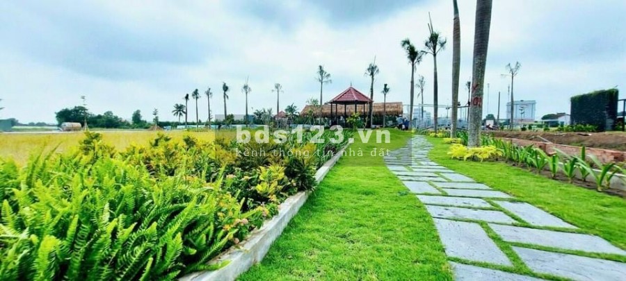 Tôi cần bán gấp vagi miếng đất tại quận 2, Đường lớn…