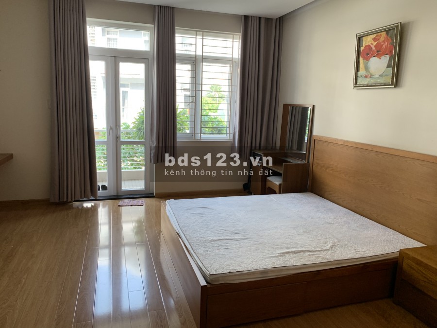 Bán nhà phố đường 12m Him Lam Q7, 5x20, hướng đông, giá 17.5tỷ